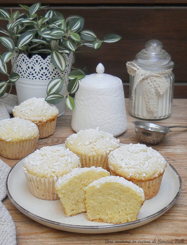 Muffin del mattino alla ricotta sofficissimi, leggeri e senza burro. La ricetta facile per una colazione golosa! Ricetta veloce