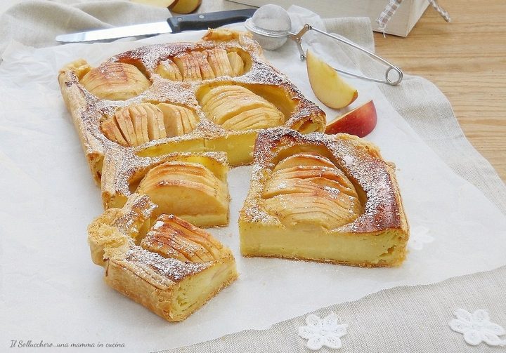 Torta di mele e crema con pasta sfoglia, cuoce tutto insieme in forno! Un dolce furbo, cremoso e facilissimo.