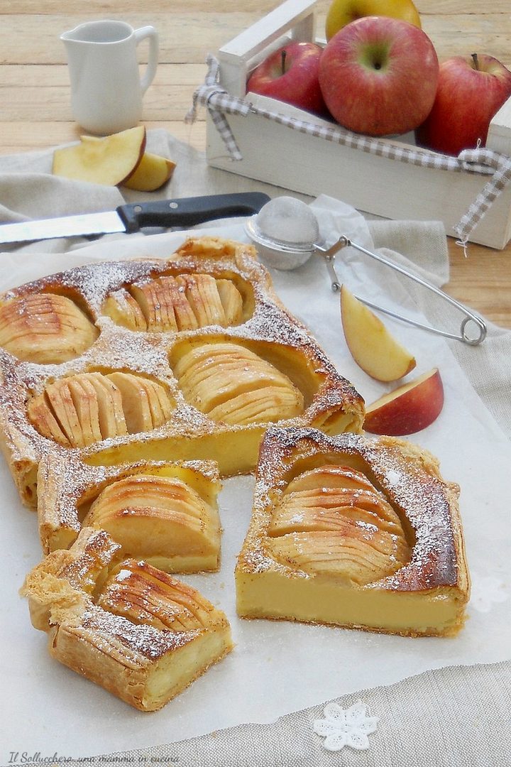 Torta di mele e crema con pasta sfoglia, cuoce tutto insieme in forno! Un dolce furbo, cremoso e facilissimo.