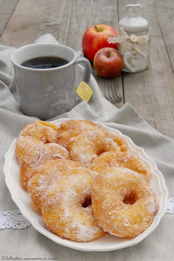 Frittelle di mele facili e sofficissime: il segreto della mia pastella speciale che non assorbe olio per averle asciutte, gonfie e dorate.