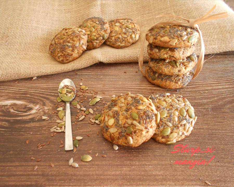 Biscotti con fiocchi d’avena e semi misti