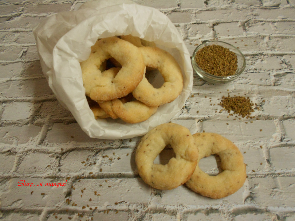 Ciambelline con semi di anice