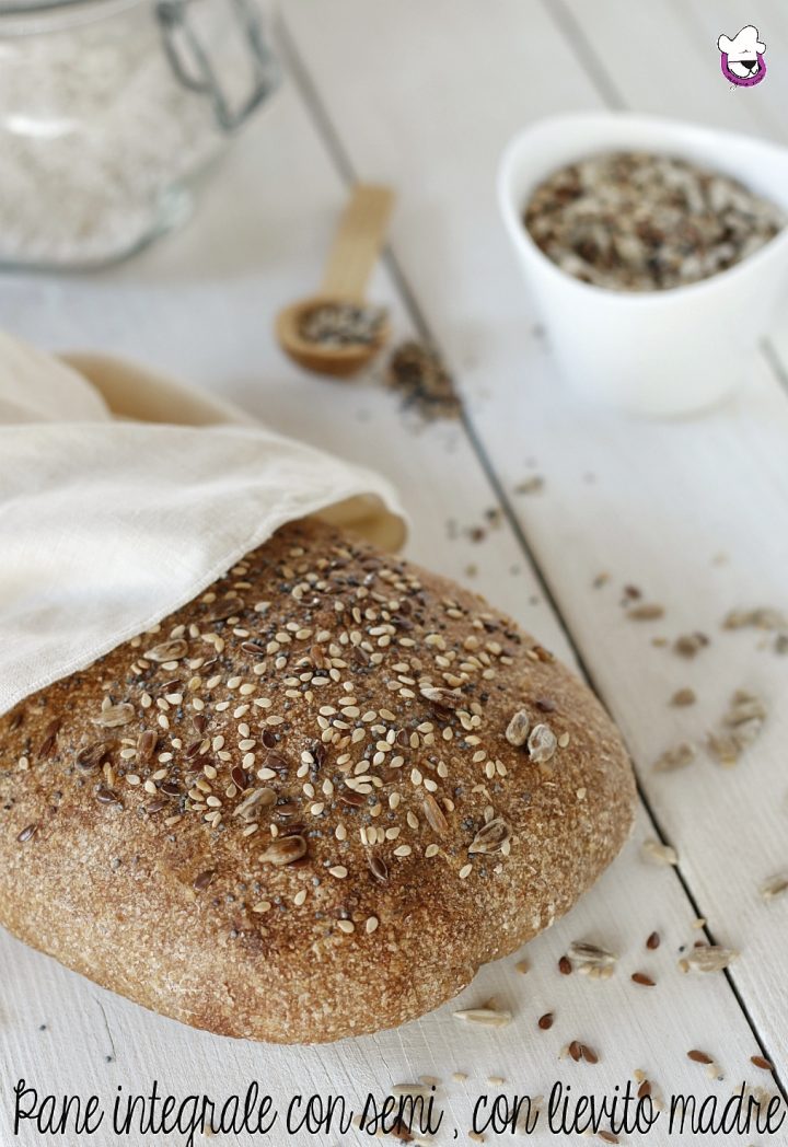 Pane integrale con semi con lievito madre