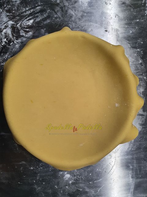 Pastiera Napoletana, assemblaggio pastiera