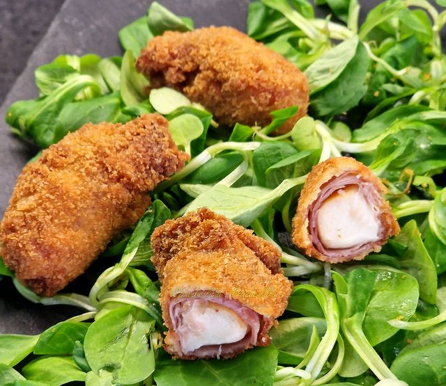 Involtini filanti di prosciutto e formaggio impanati