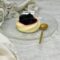 Panna cotta al the verde e more con crumble all'olio di oliva