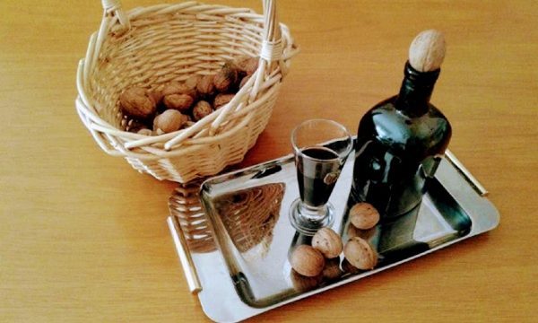 Ricetta del liquore nocino originale su Giallozafferano