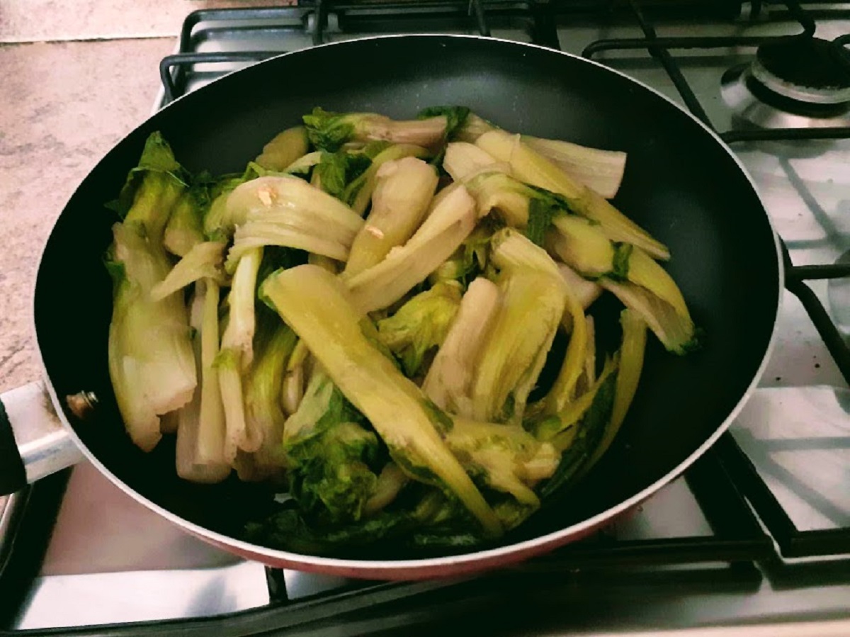 Puntarelle lessate e ripassate in padella