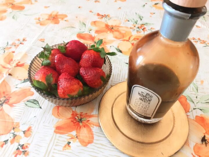 FRAGOLE CON ACETO BALSAMICO DI MODENA