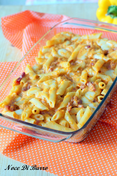 Pasta con salsiccia e crema di peperoni