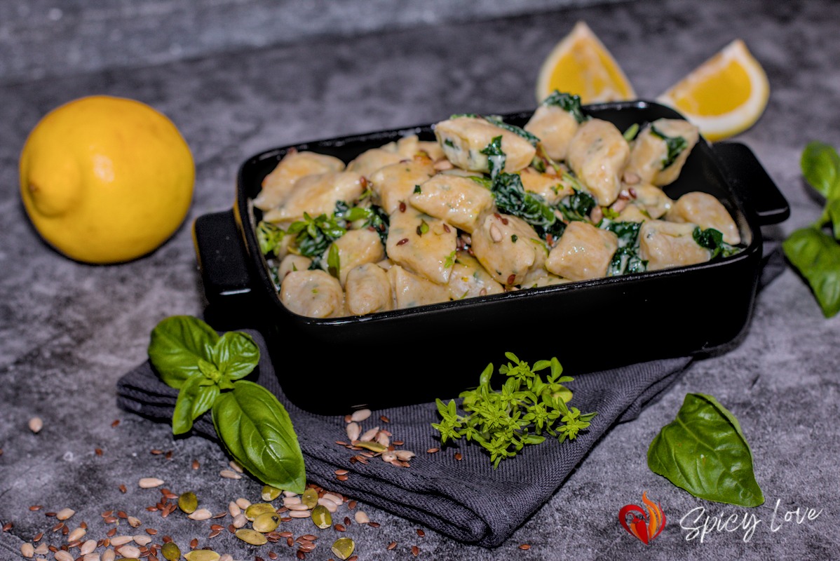 Gnocchi di ricotta al limone e basilico.