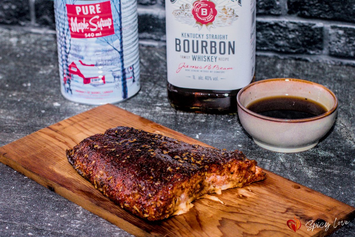 Ricetta del salmone al barbecue glassato al Bourbon.