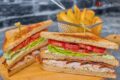 Club Sandwich - Strati Perfetti e Salsa Avocado-Lime che fa la Differenza