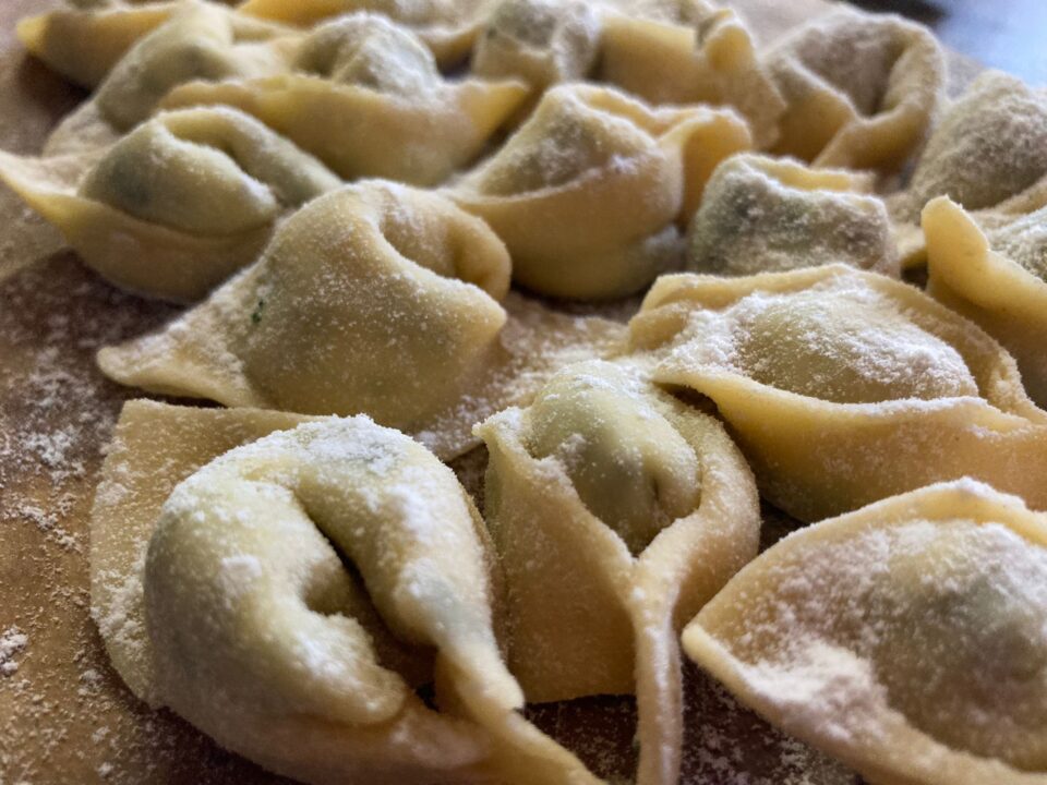 tortelloni fatti in casa di ricotta ed erbette