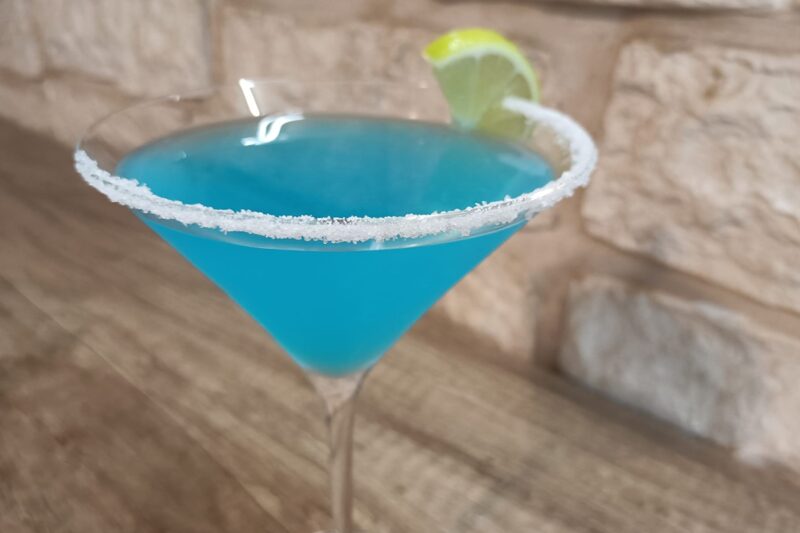 Blue Margarita ricetta: come fare a casa il famoso cocktail (Margarita Azul)
