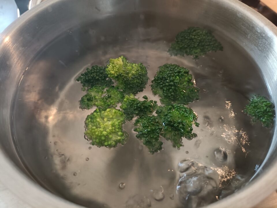 scottare broccoli