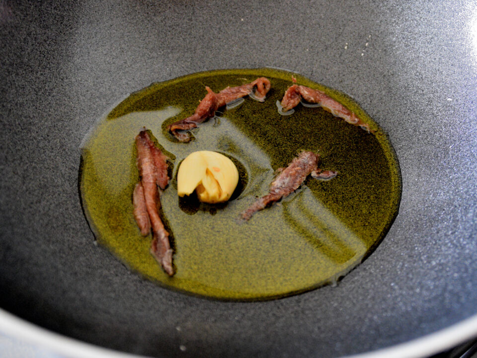 olio aglio e acciughe