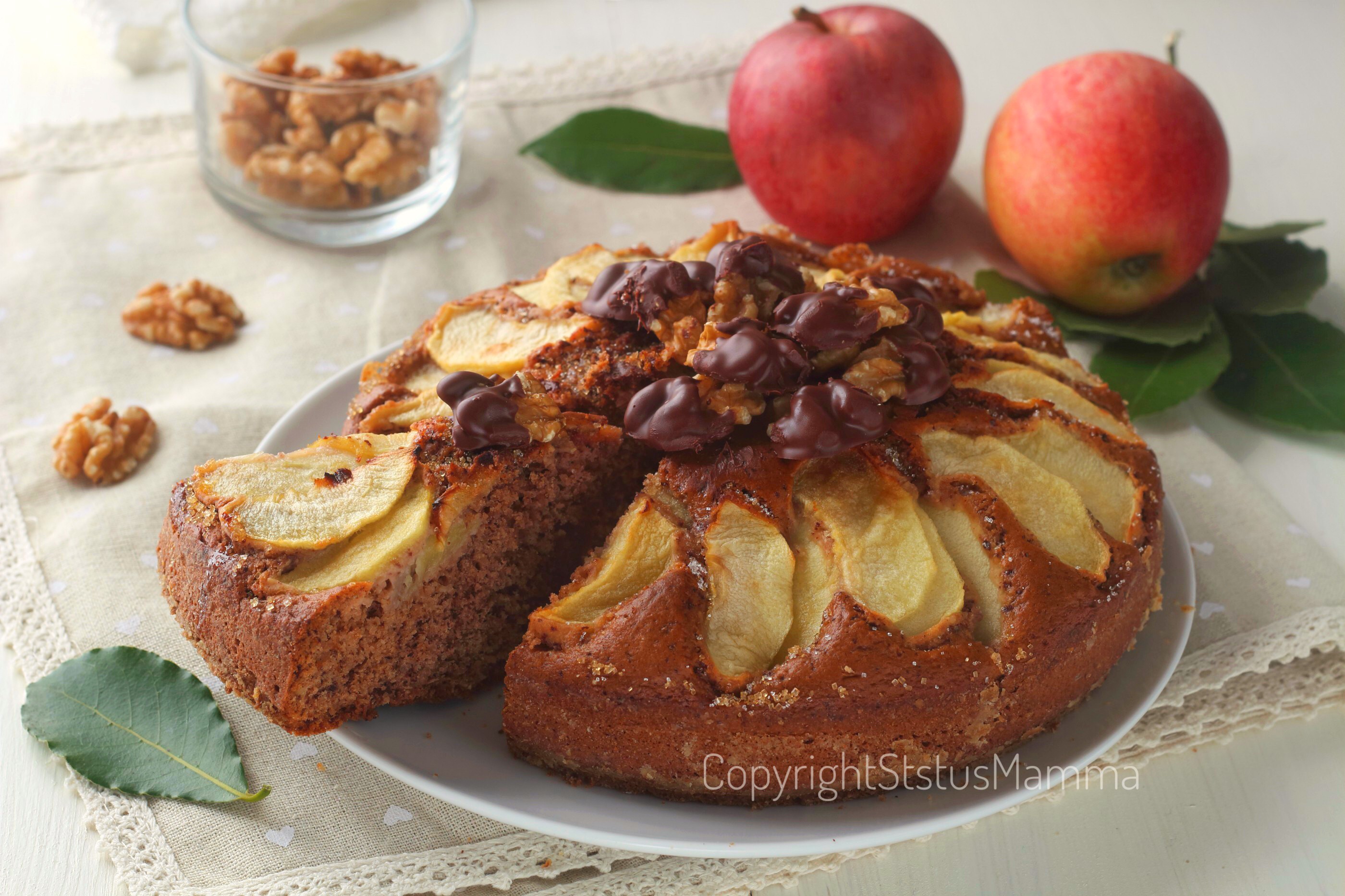 RICETTE CON LA FRUTTA cosa cucinare a marzo Torta di mele al cioccolato e noci 2