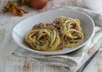 Carbonara con zucchine e salsiccia facile e gustosa