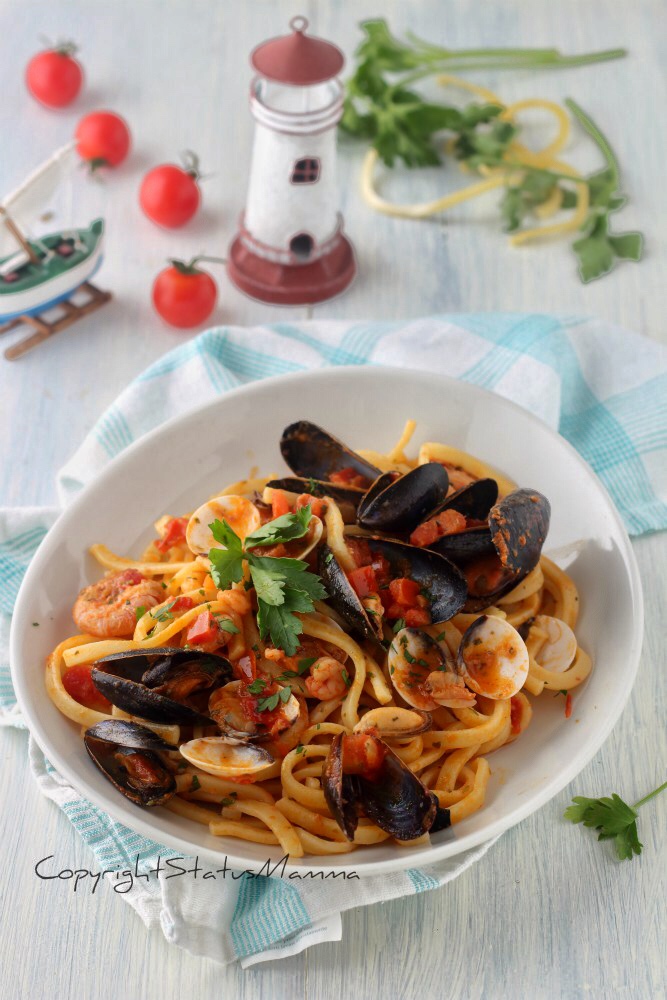 SCIALATIELLI ALLO SCOGLIO - al sugo