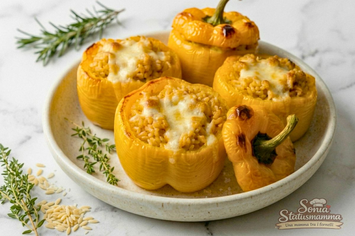 Peperoni ripieni Gialli anche Bimby Ripieno filante mozzarella e riso per peperoni vegetariani