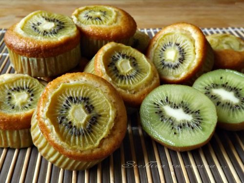 Muffin ai kiwi e succo di frutta vegani