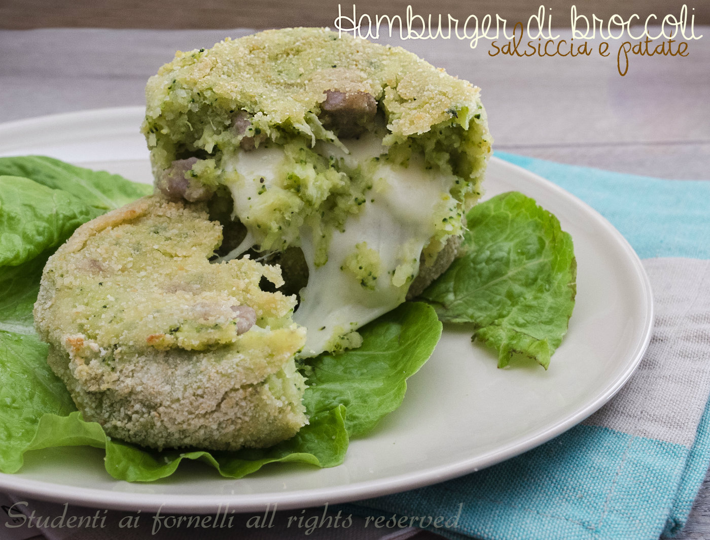 hmburger di broccoli salsiccia e patate con scamorza filante cotti in forno ricetta leggera e gustosa