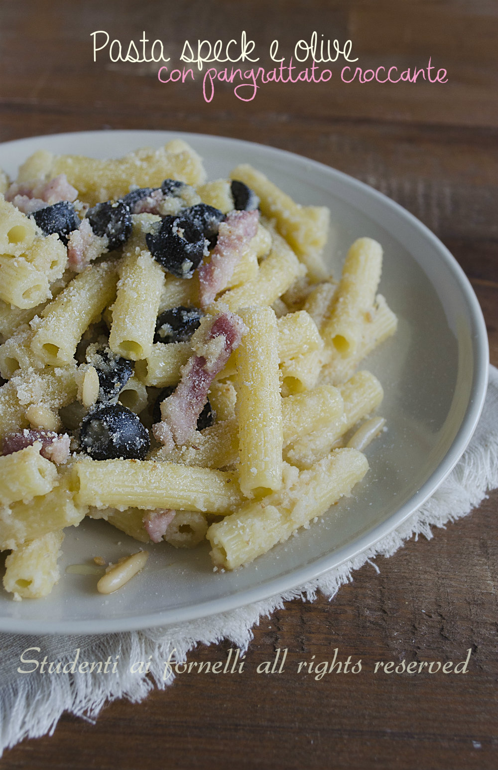 pasta speck e olive con pangrattato e pinoli ricetta primo veloce facile e gustoso