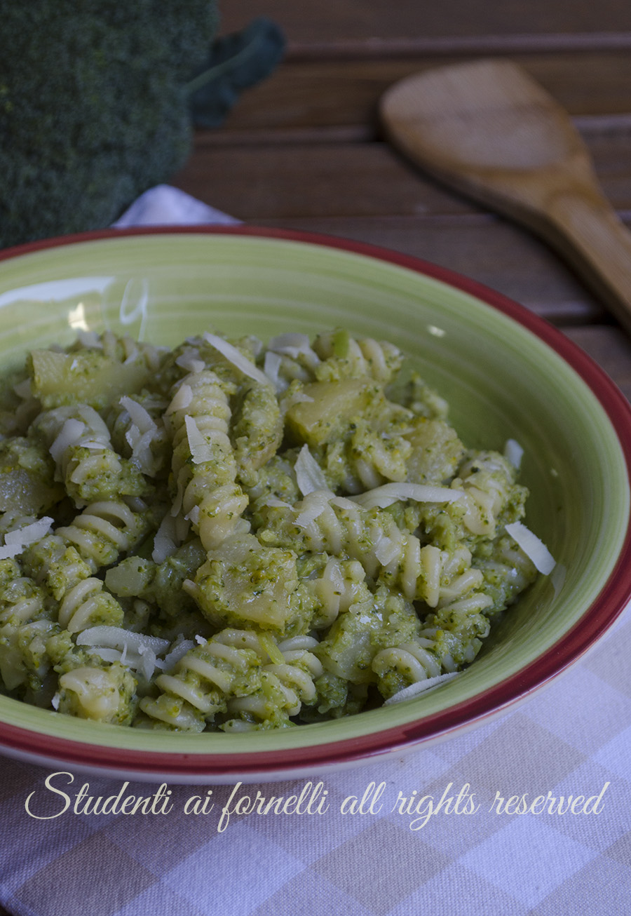 ricetta pasta con pesto di broccoli e patate cremosa ricetta facile veloce primo