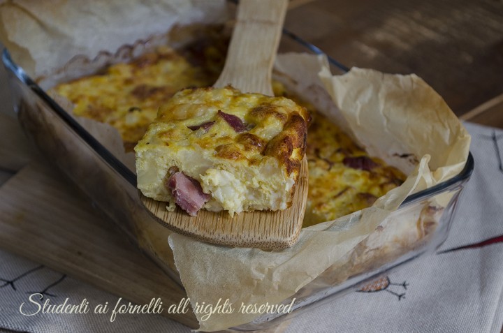 ricetta frittata di cavolfiori e prosciutto crudo al forno con formaggio ricetta facile veloce