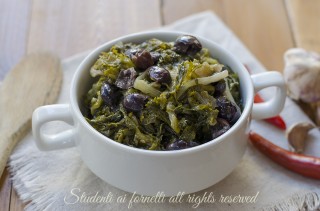 scarole e olive affogati in padella ricetta antipasto contorno verdure vegetariano