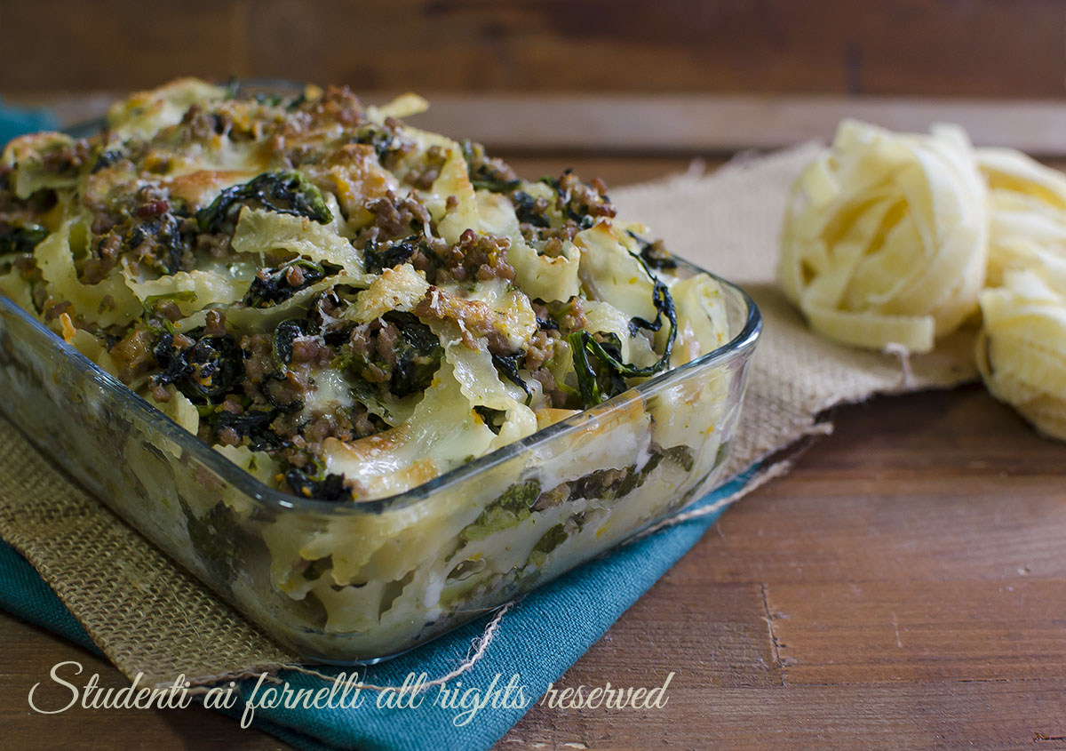 tagliatelle al forno friarielli e provola con ragù bianco ricetta primo piatto domenica festa natale ricetta