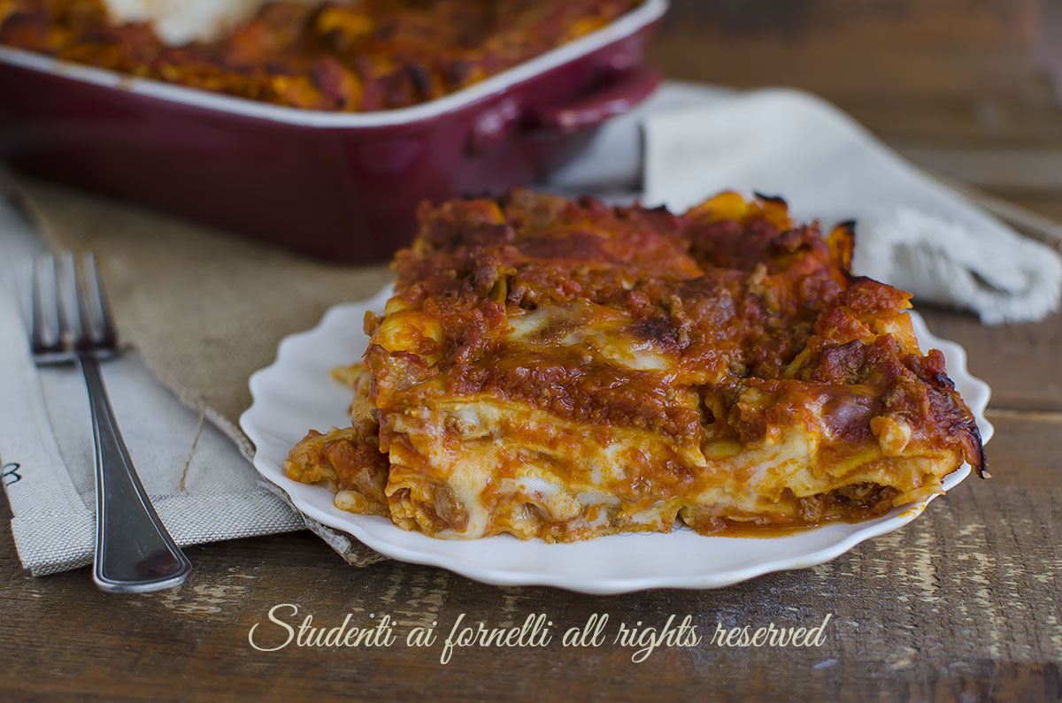 lasagna al ragu bolognese ricetta primo facile lasagne