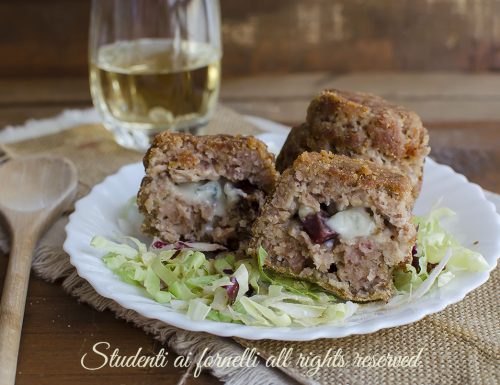 TORTINI DI CARNE GORGONZOLA E RADICCHIO