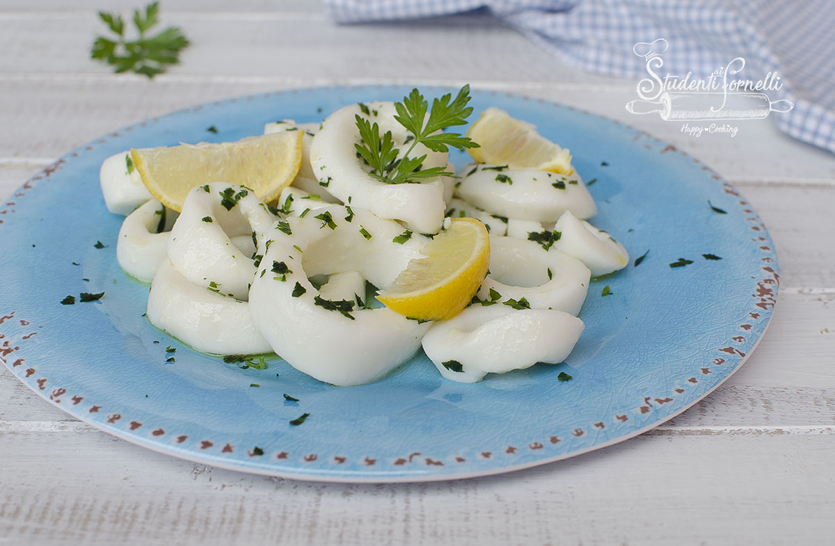 insalata di calamari al limone e prezzemolo ricetta facile