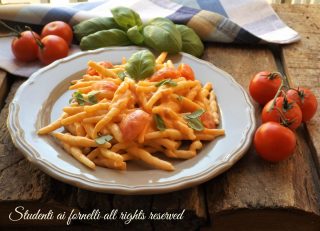 pasta stracchino e pomodoro cremosa pomodorini -ricetta-primo-piatto-cremoso-facile-veloce-ricetta