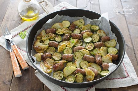 salsiccia zucchine e patate al forno ricetta secondo
