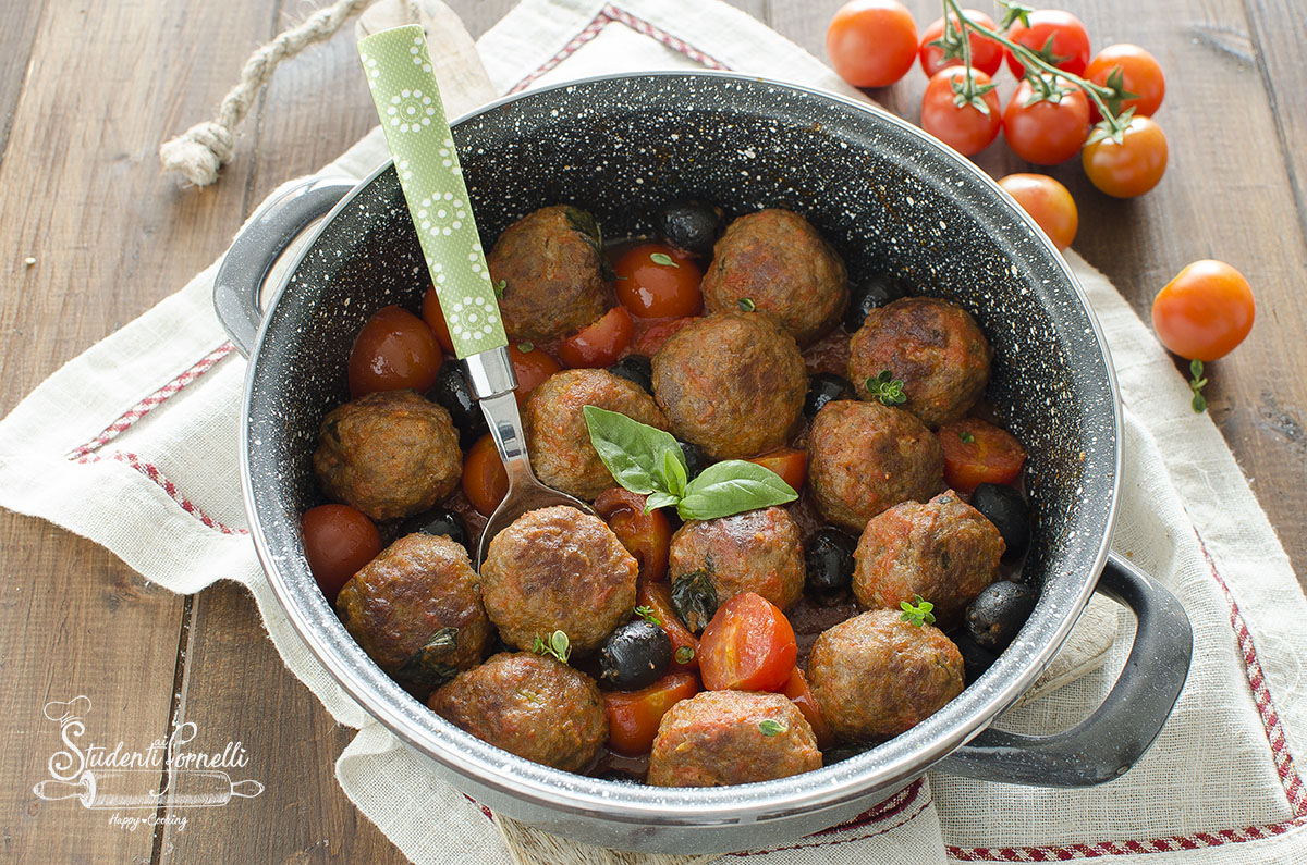 ricetta polpette alla mediterranea pomodorini e olive in padella ricetta secondo
