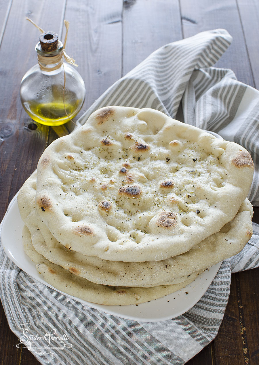 ricetta pane pita greco fatto in casa in padella o al forno ricetta