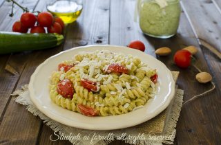 pasta pesto di zucchine e pomodorini facile e veloce anche fredda ricetta primo