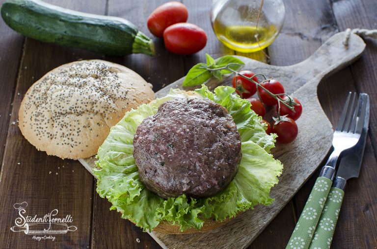 HAMBURGER FATTI IN CASA (Hamburger di Carne perfetti da Congelare)