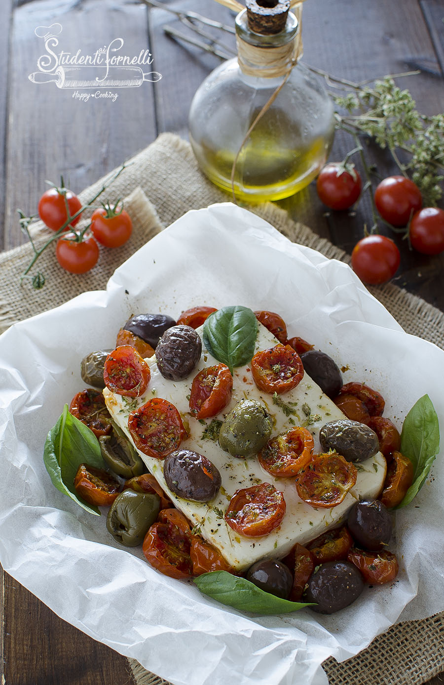 feta al cartoccio con pomodorini e olive al cartoccio al forno o friggitrice ad aria ricetta secondo