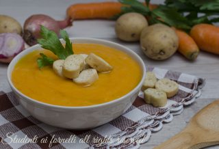 vellutata-di-patate-e-carote-vegetariana-ricetta-facile-veloce-gustosa-leggere-light-dieta-1