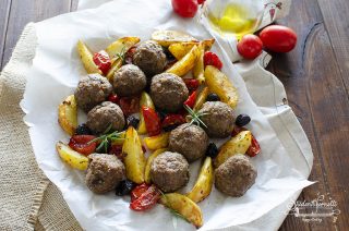 polpette e patate alla mediterranea in friggitrice ad aria ricetta secondo