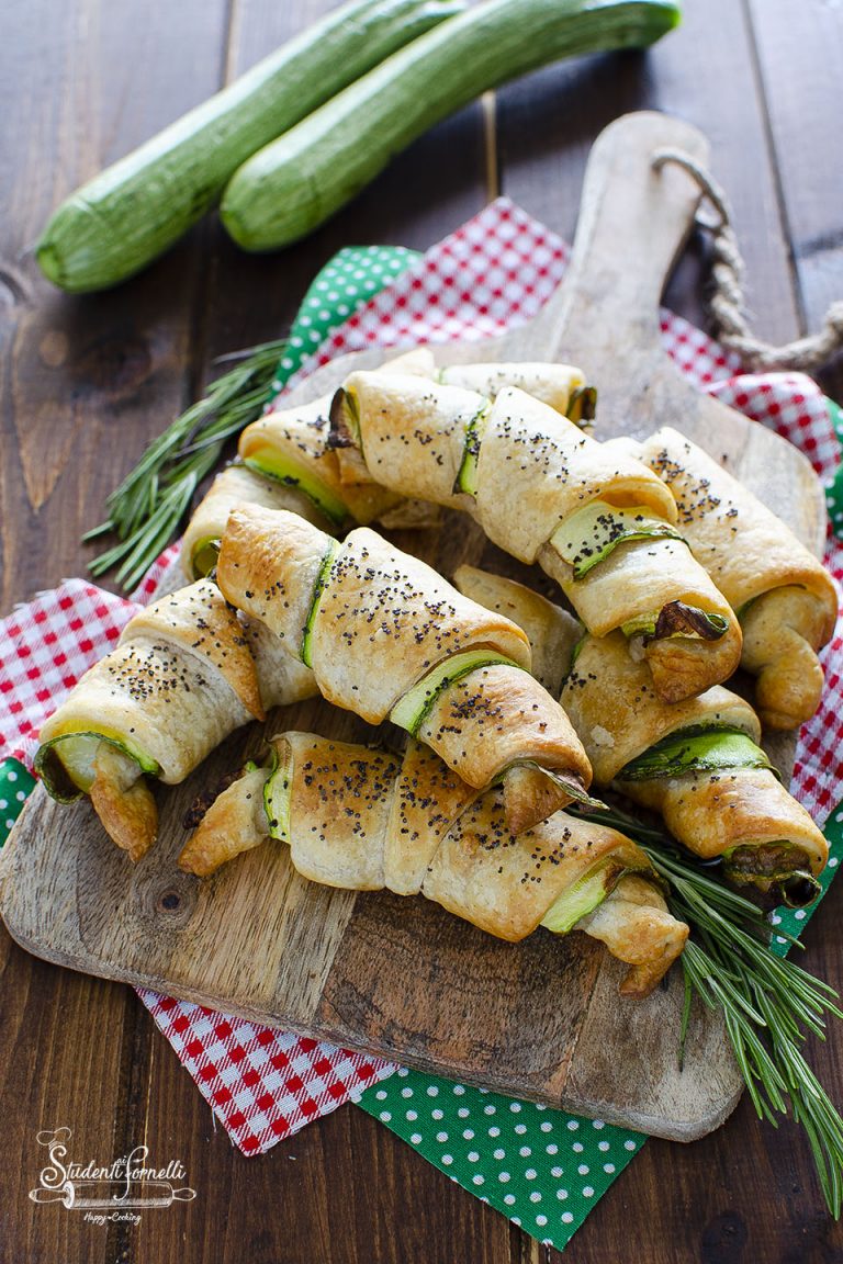 CORNETTI SALATI ZUCCHINE E Prosciutto (Con Pasta Sfoglia Veloce)