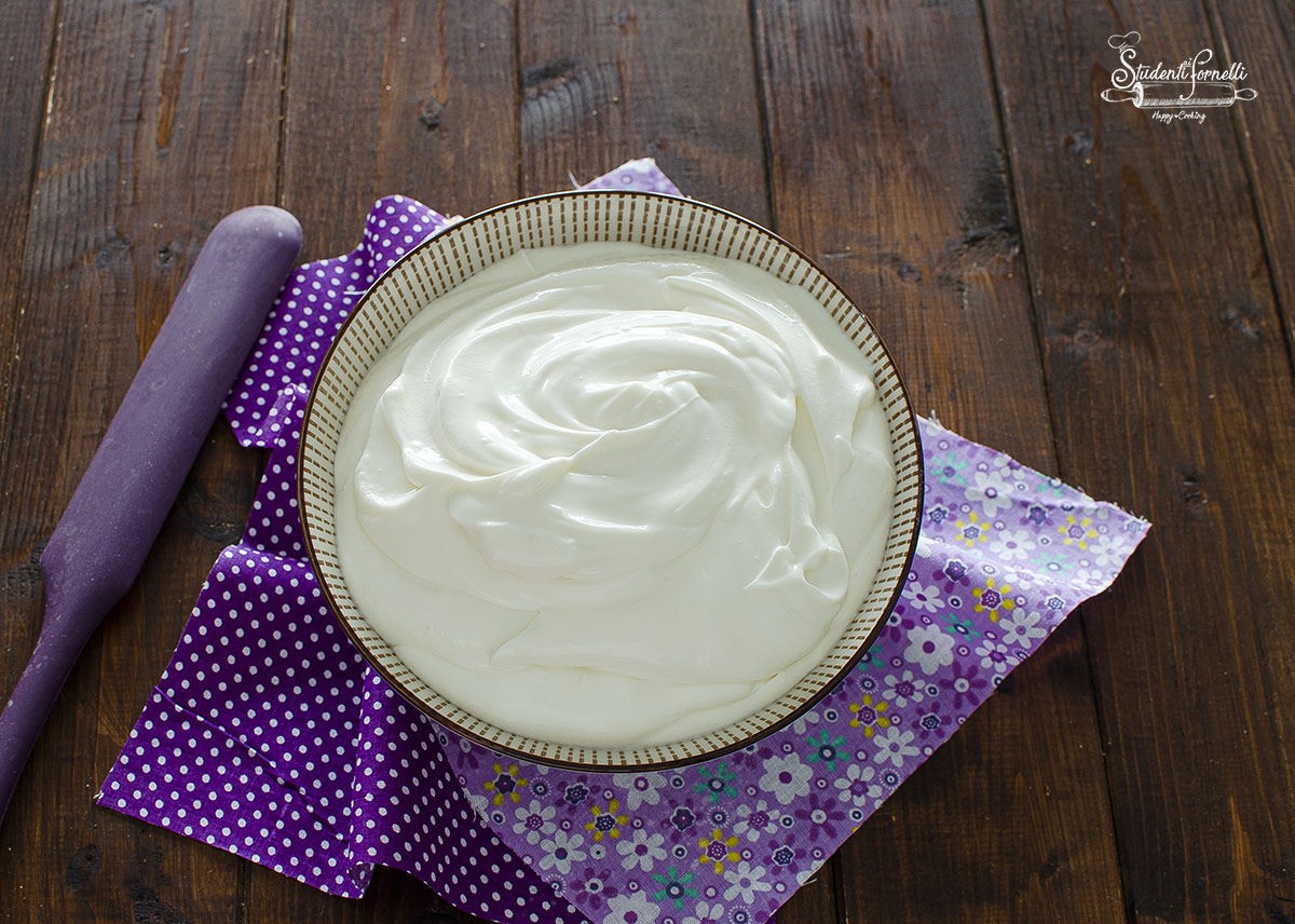 Crema Allo Yogurt Senza Cottura Per Torte Fredde Cremose