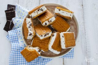 biscotto gelato alla stracciatella panna e cioccolato ricetta