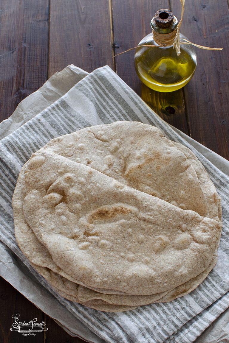 PIADINA INTEGRALE all'Olio di Oliva Fatta in Casa (Ricetta Veloce)