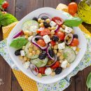 ricetta insalata di ceci alla greca feta pomodori cetrioli