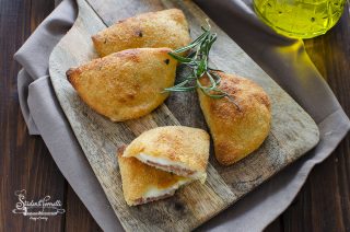 Panzerotti di patate ripieni ricetta 2